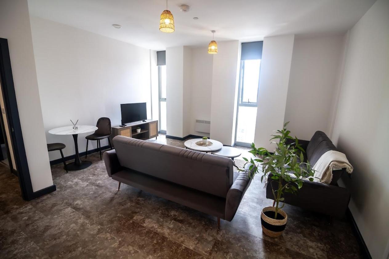 Highpoint Apartment *
